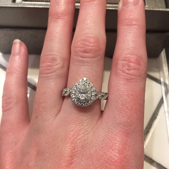 Neil Lane Diamond Ring - Picture 5 of 7